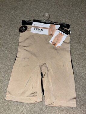 Under Where? Mid thigh shorts 2 pack, black and beige, size L (8-10)